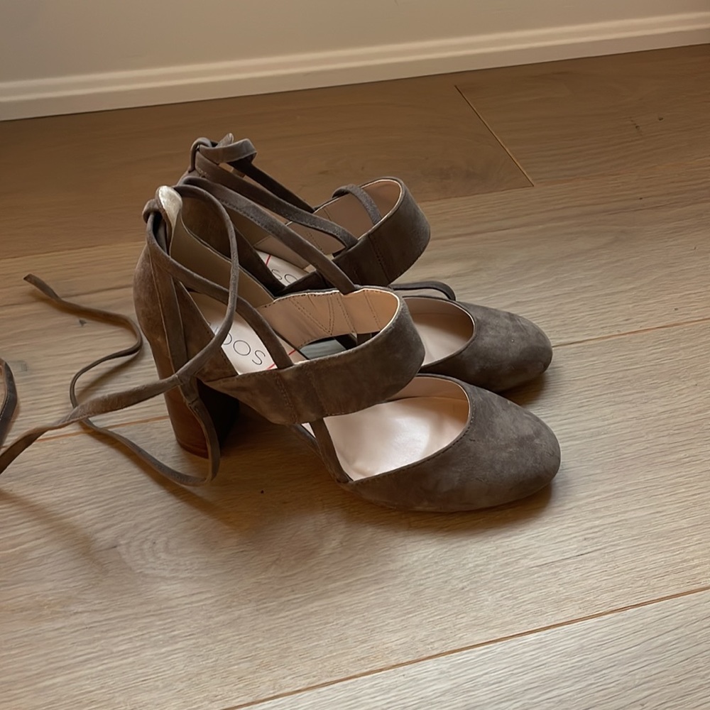NWOT sole society Isabel I wrap shoe. Size 7